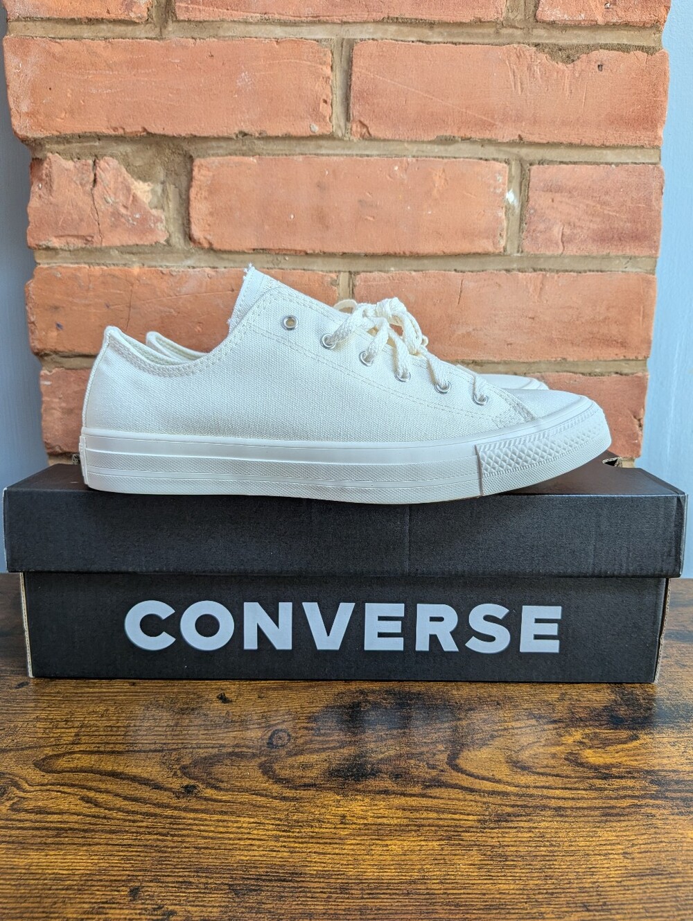 Rare Converse Chuck Taylor All Star Ox 'Egret' Sneakers Youth Size 6.5 US New
